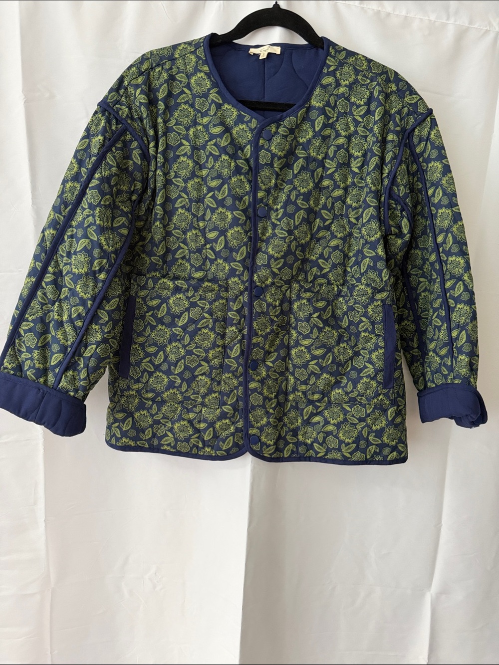 Easel Women’s Truth Be Told Floral Quilted Jacket in Navy & Green Sz S